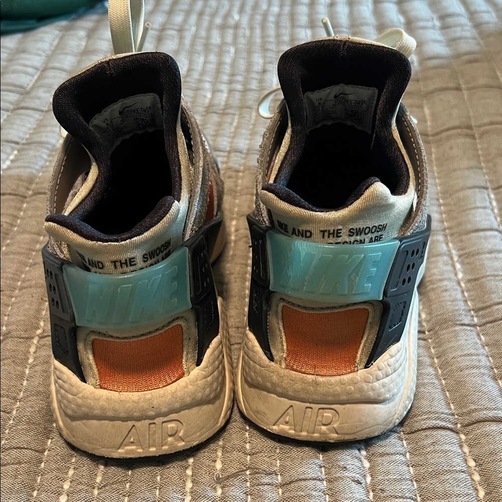 Nike Air Huarache Sneakers - Picture 4 of 6